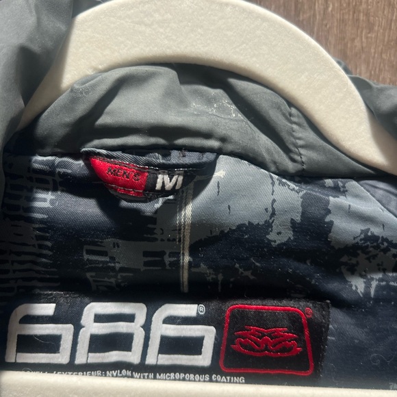 686 Rare ACE Artist limited edition Men’s snowboard/ski Jacket Black Medium EUC - Picture 6 of 7